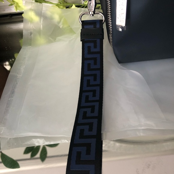 - Versace - Picture 12 of 13